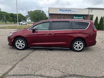 2017 Chrysler Pacifica Touring Plus